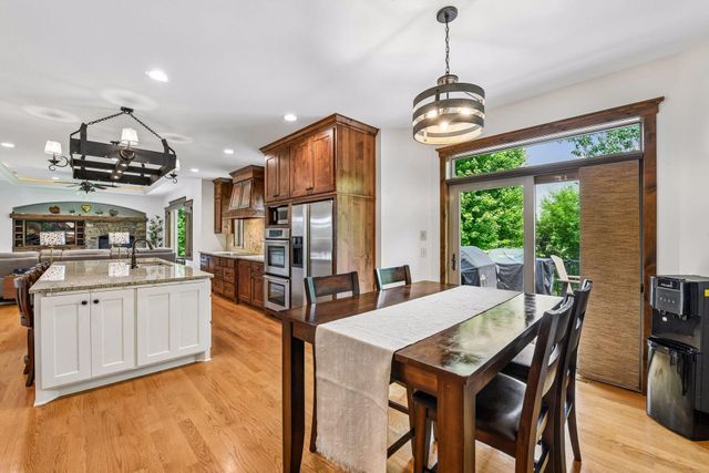 8455 Duck Trail, Victoria, MN 55386