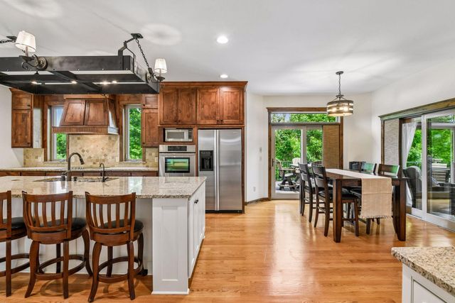 8455 Duck Trail, Victoria, MN 55386