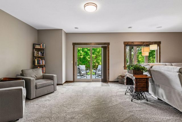 8455 Duck Trail, Victoria, MN 55386