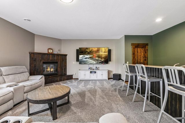 8455 Duck Trail, Victoria, MN 55386