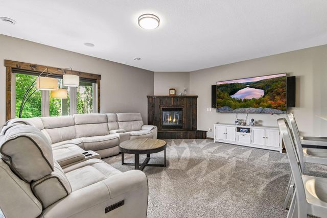 8455 Duck Trail, Victoria, MN 55386