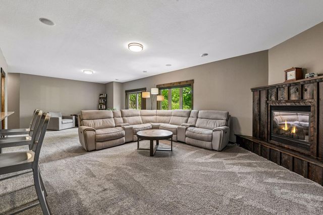 8455 Duck Trail, Victoria, MN 55386