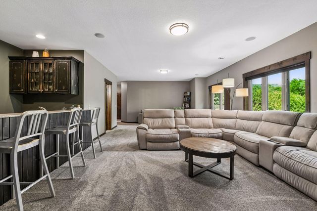 8455 Duck Trail, Victoria, MN 55386