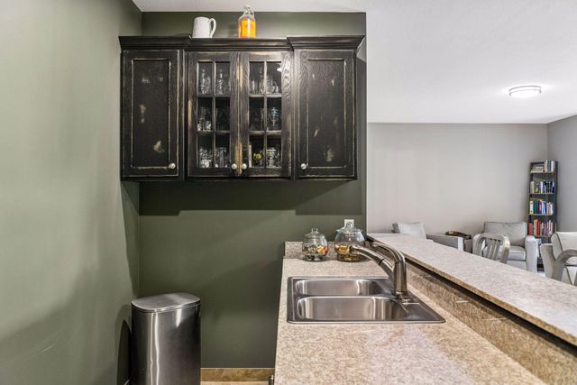 8455 Duck Trail, Victoria, MN 55386