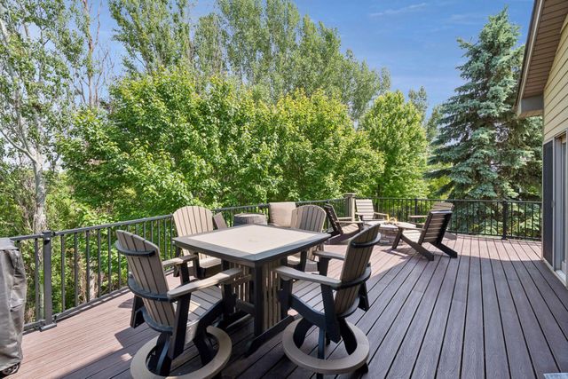 8455 Duck Trail, Victoria, MN 55386