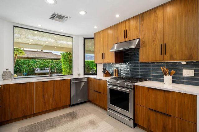 12 Dartmouth Drive, Rancho Mirage, CA 92270