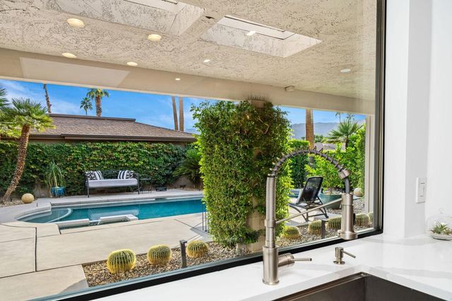 12 Dartmouth Drive, Rancho Mirage, CA 92270