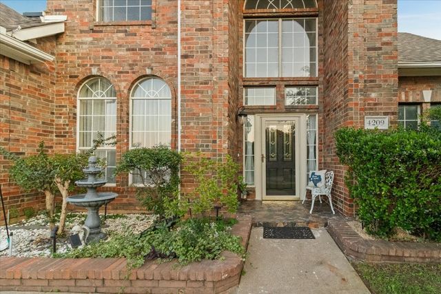 4209 Westcliff Court, Arlington, TX 76016