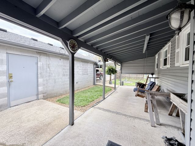 111 Gentry St, Tullahoma, TN 37388