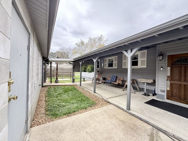 111 Gentry St, Tullahoma, TN 37388