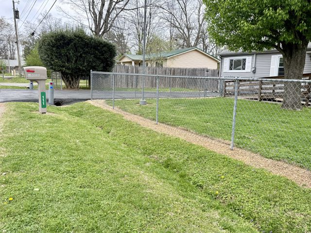 111 Gentry St, Tullahoma, TN 37388