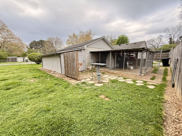 111 Gentry St, Tullahoma, TN 37388