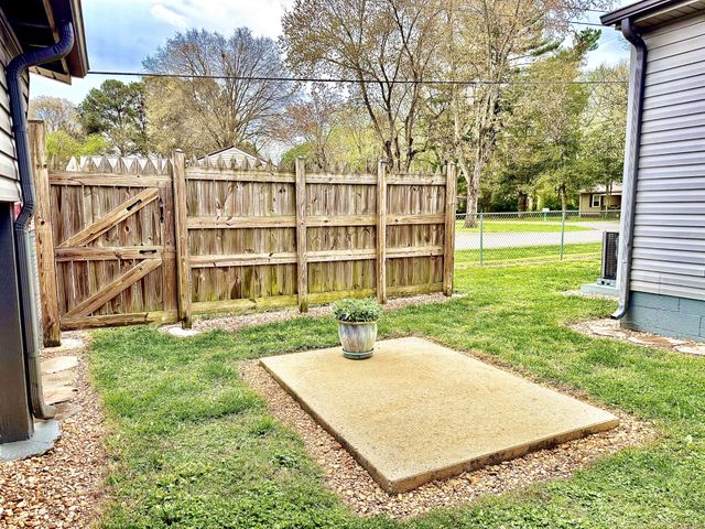 111 Gentry St, Tullahoma, TN 37388