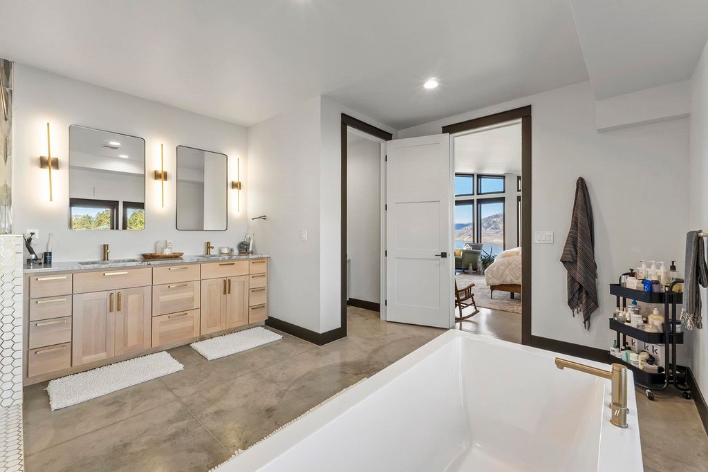 29249 E Rock Land Way, Seven Bays, WA 99122 photo 18