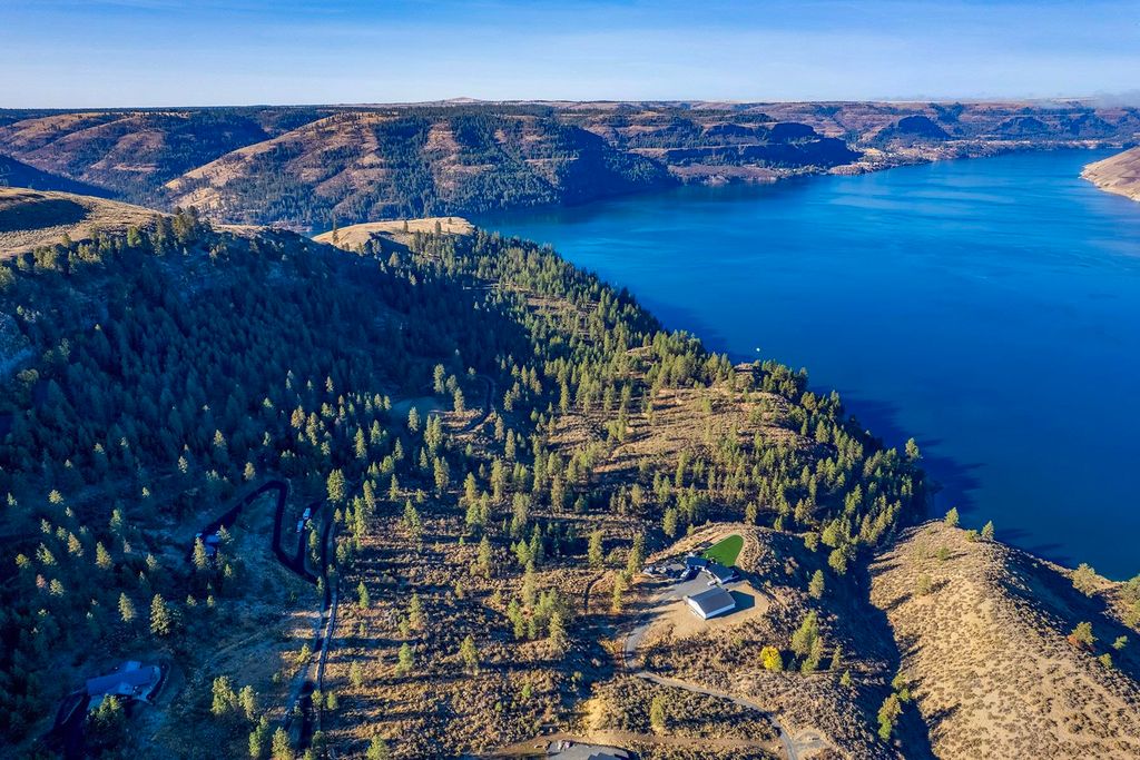 29249 E Rock Land Way, Seven Bays, WA 99122 photo 3