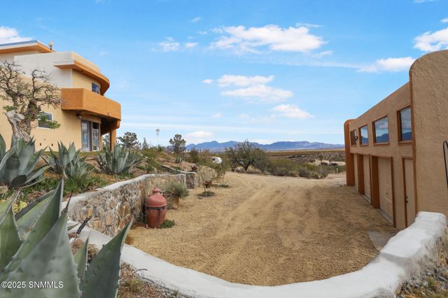 2942 Winterset Rd., Las Cruces, NM 88005