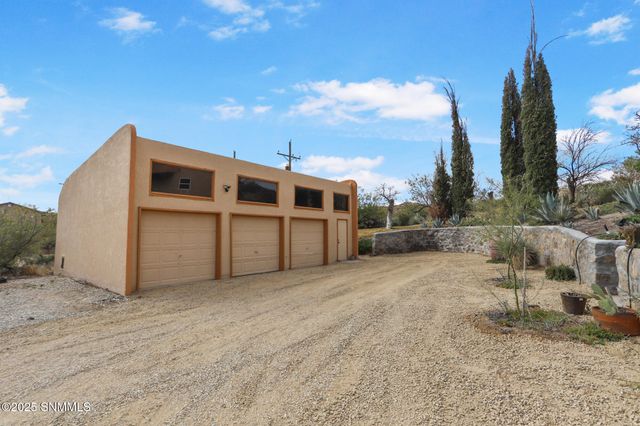 2942 Winterset Rd., Las Cruces, NM 88005