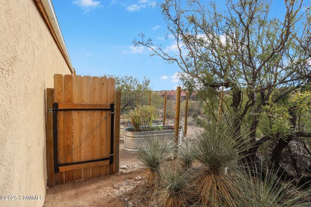 2942 Winterset Rd., Las Cruces, NM 88005