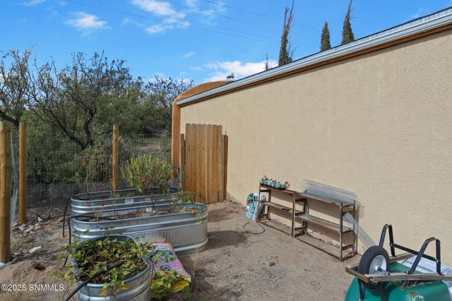 2942 Winterset Rd., Las Cruces, NM 88005