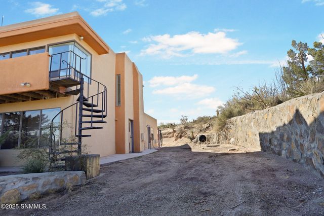 2942 Winterset Rd., Las Cruces, NM 88005