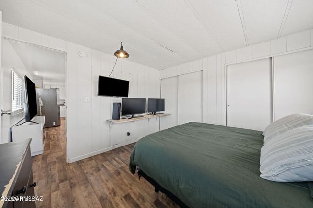 13140 W EL LOBO Road, Tucson, AZ 85743
