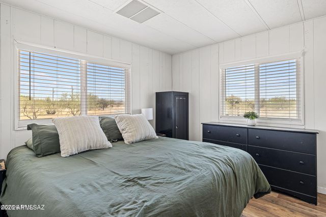 13140 W EL LOBO Road, Tucson, AZ 85743