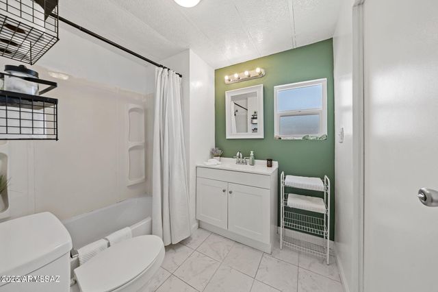 13140 W EL LOBO Road, Tucson, AZ 85743