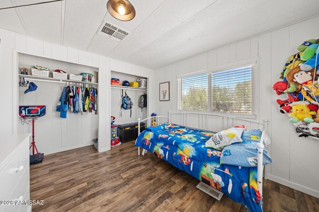 13140 W EL LOBO Road, Tucson, AZ 85743