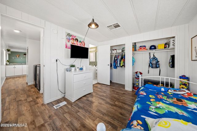 13140 W EL LOBO Road, Tucson, AZ 85743