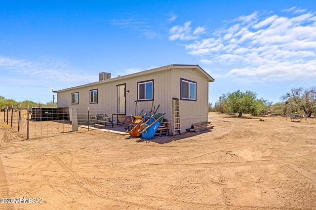 13140 W EL LOBO Road, Tucson, AZ 85743