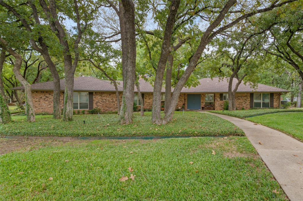 2420 Southridge Drive, Denton, TX 76205 — exterior