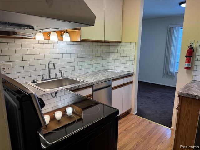 30228 Southfield Road 166, Southfield, MI 48076