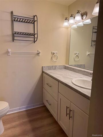 30228 Southfield Road 166, Southfield, MI 48076