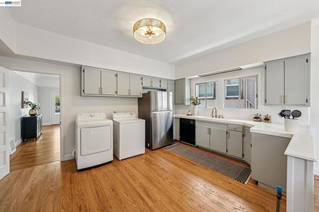 1508 Pacific Ave, Alameda, CA 94501