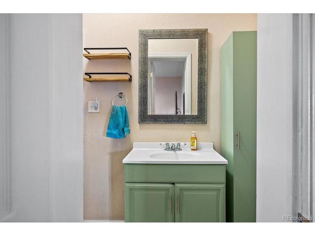 2223 Pine St, Pueblo, CO 81004