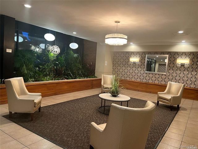 20 Wendell Street 18A, Hempstead, NY 11550