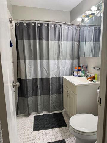 20 Wendell Street 18A, Hempstead, NY 11550