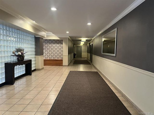 20 Wendell Street 18A, Hempstead, NY 11550