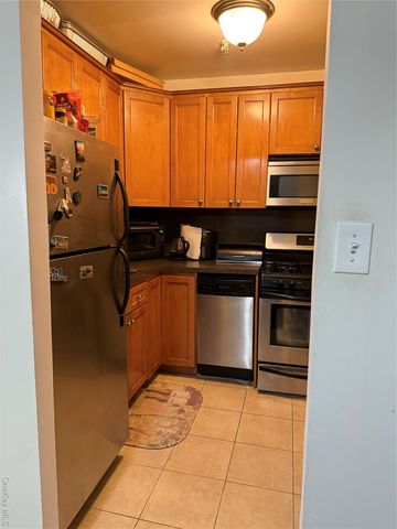 20 Wendell Street 18A, Hempstead, NY 11550