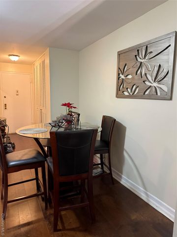 20 Wendell Street 18A, Hempstead, NY 11550