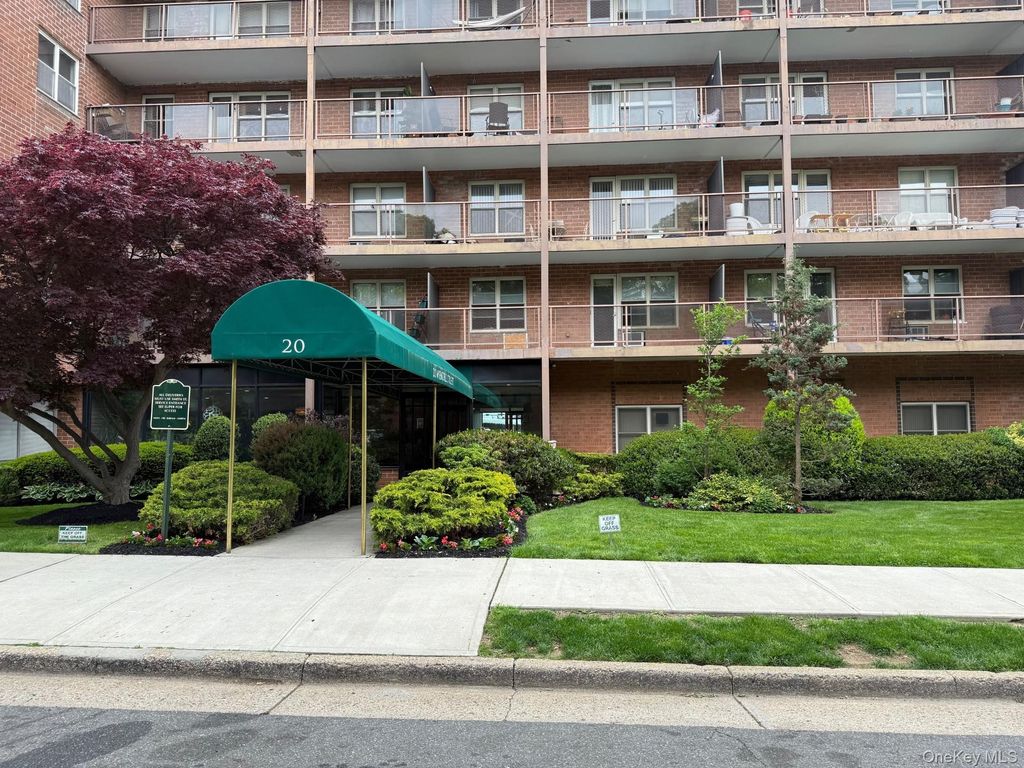 20 Wendell Street 18A, Hempstead, NY 11550