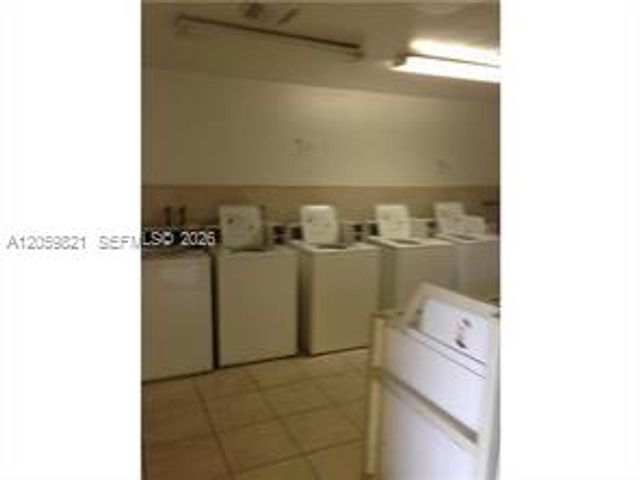 4251 NW 5th St 123, Plantation, FL 33317