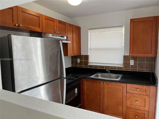 4251 NW 5th St 123, Plantation, FL 33317
