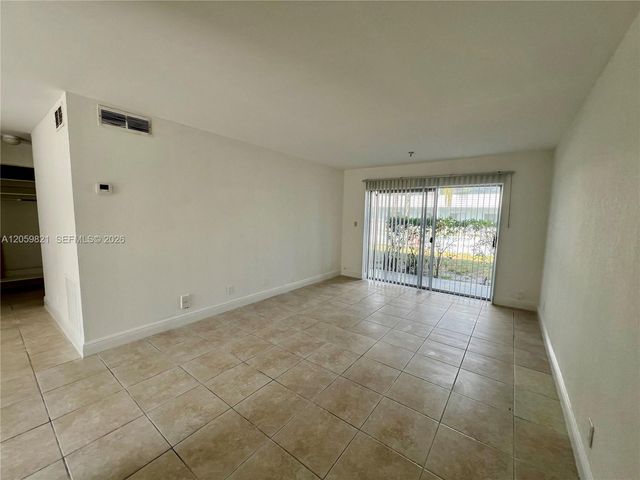 4251 NW 5th St 123, Plantation, FL 33317