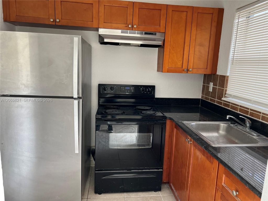 4251 NW 5th St 123, Plantation, FL 33317
