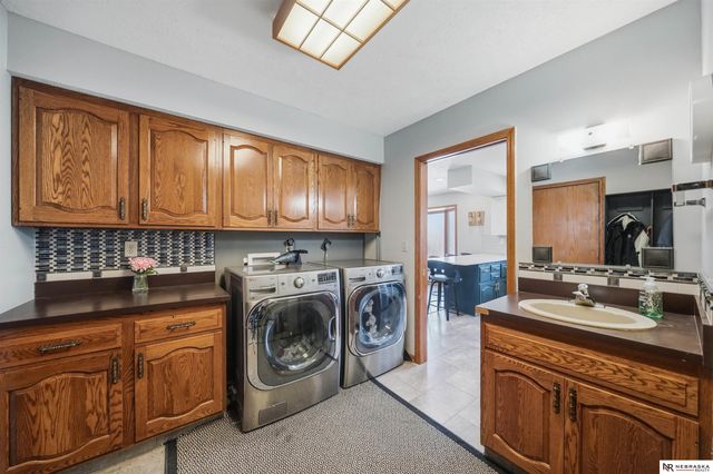 13400 Sunshine Circle, Bennet, NE 68317