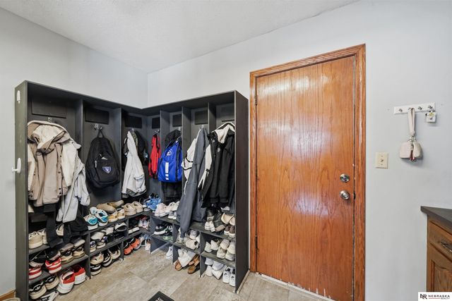 13400 Sunshine Circle, Bennet, NE 68317