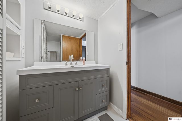 13400 Sunshine Circle, Bennet, NE 68317