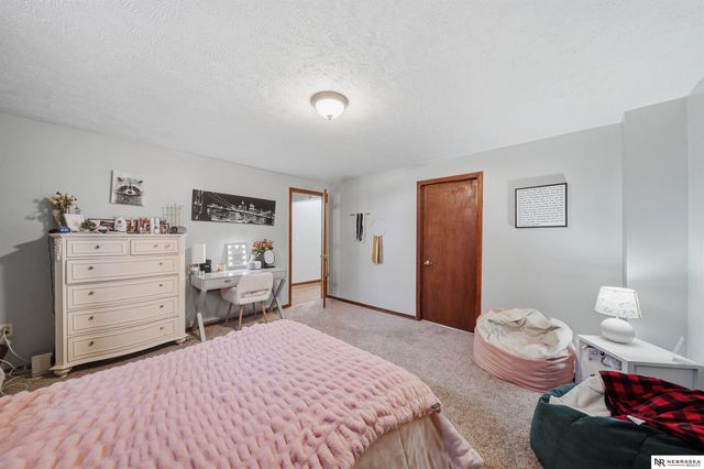 13400 Sunshine Circle, Bennet, NE 68317