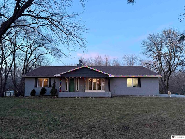 13400 Sunshine Circle, Bennet, NE 68317